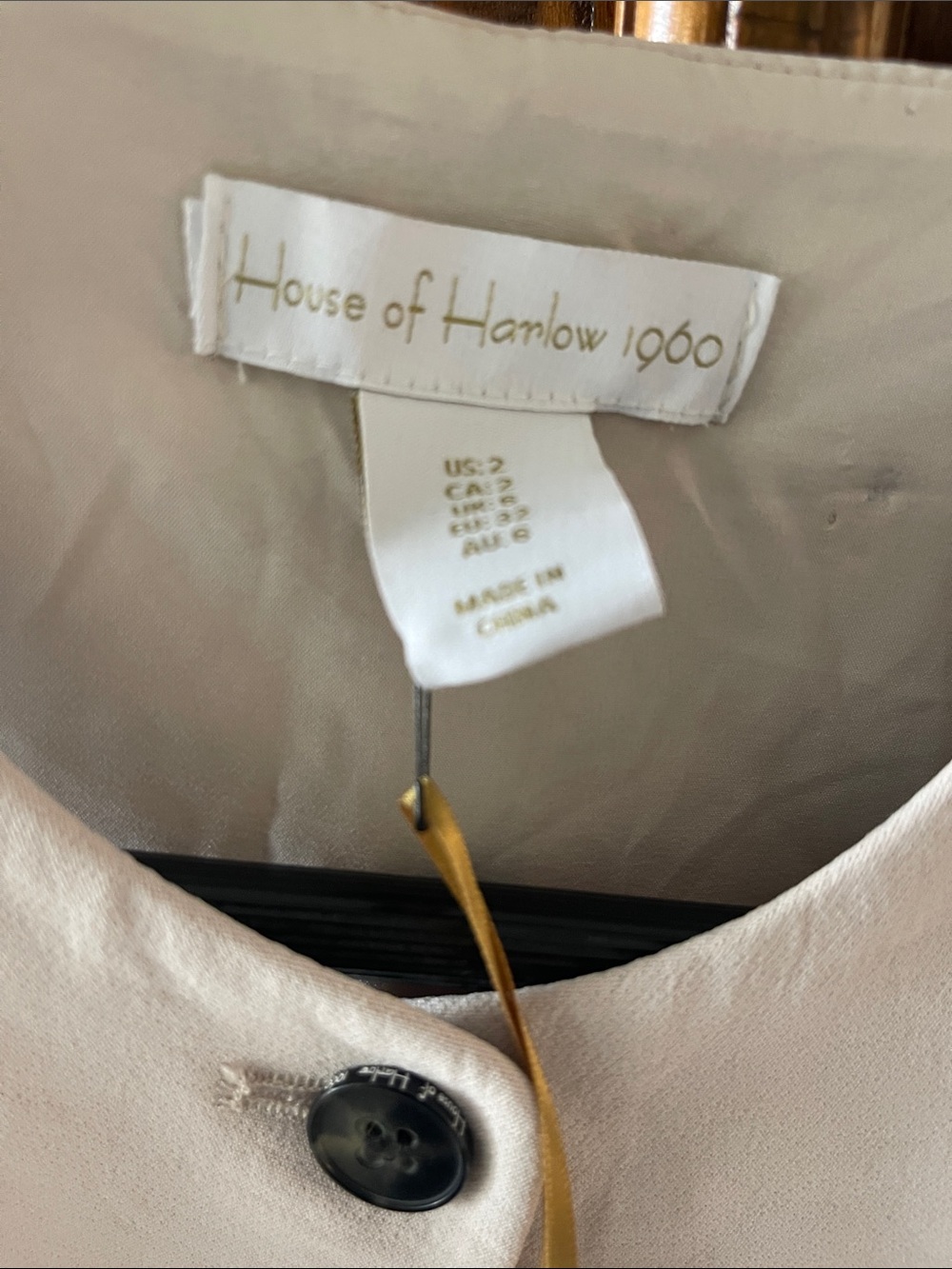 House of Harlow 1960 Cream Button-Front Sleeveless Vest - Picture 2 of 6